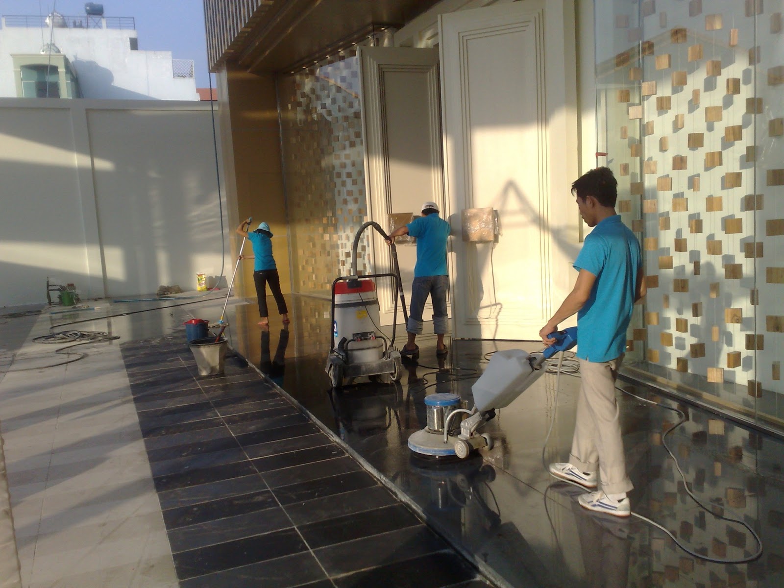 dich-vu-ve-sinh-san-nha-epoxy